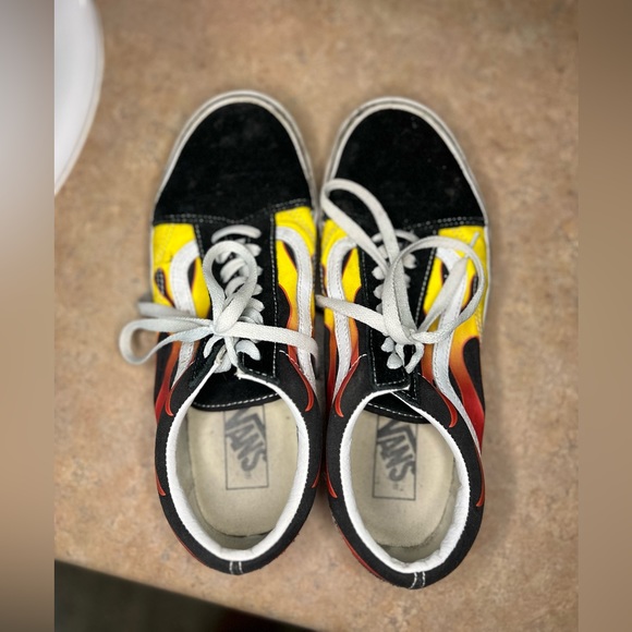 Vans - Picture 2 of 4